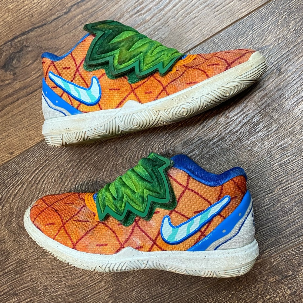 10c nike kyrie 5 spongebob pineapple house shoes